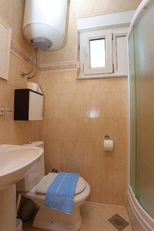 Apartment By The Sea Lokva Rogoznica, - 13226 *